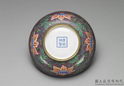 图片[3]-Copper bowl with flowers on a purple ground in painted enamels, Qing dynasty, Kangxi reign (1662-1722)-China Archive